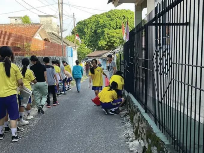 Dokumentasi sekolah: Peduli lingkungan, dimulai dari sekitar sekolah