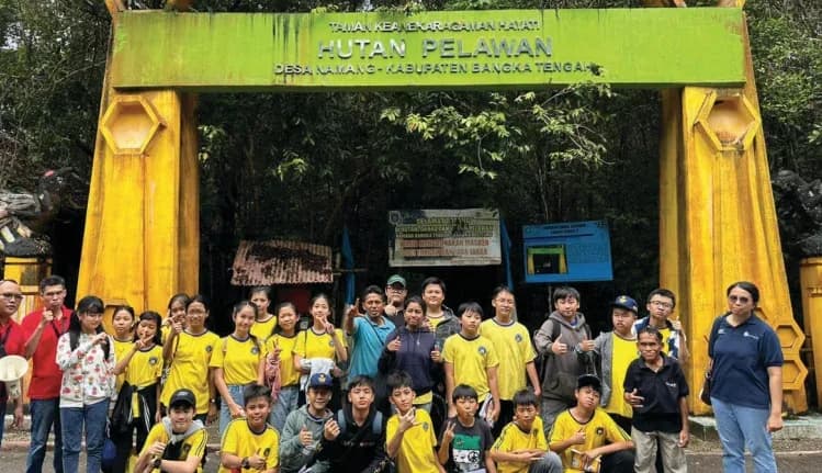 Dokumentasi sekolah: Mengamati kehidupan di Hutan Pelawan