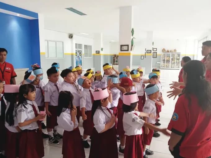 Dokumentasi sekolah: Sambutan hangat untuk teman-teman baru