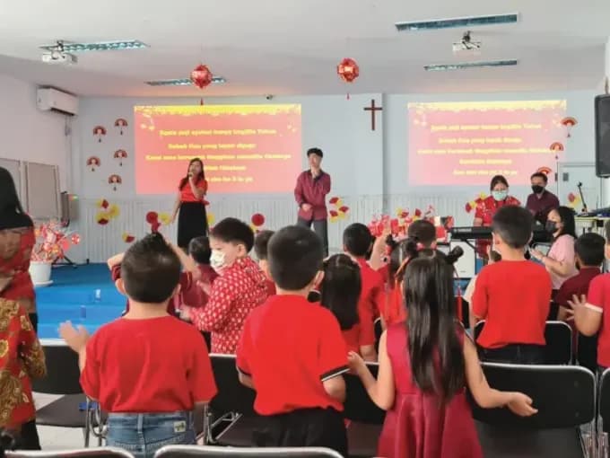 Dokumentasi sekolah: Bersyukur dan menyambut tahun baru bersama