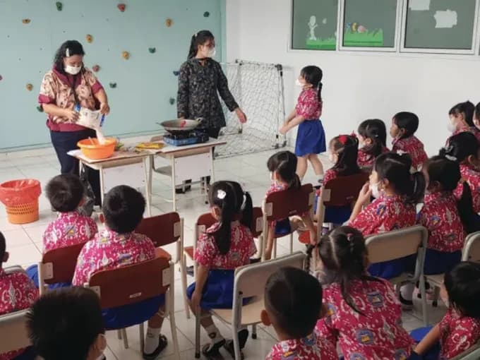 Dokumentasi sekolah: Belajar bekerja sama lewat kelas memasak