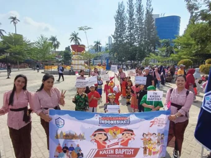 Dokumentasi sekolah: Langkah kecil dalam perayaan kemerdekaan