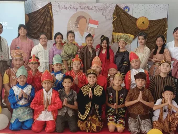 Dokumentasi sekolah: Mengenang Kartini, mengembangkan keberanian